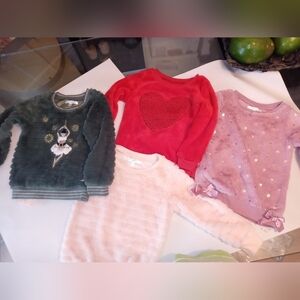 TAHARI GIRLS 4T LOT OF 4 FAUX FUR SOFT COZY PULLOVER SWEATERS